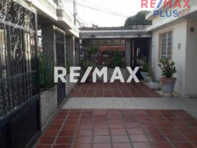 #98 - Conjunto Comercial para Venta en Maracaibo - V - 3