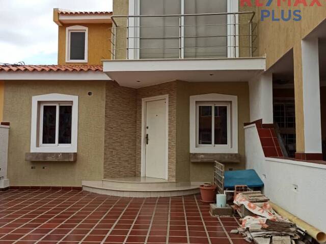 Venta en Urb Santa Fe Villas - Maracaibo